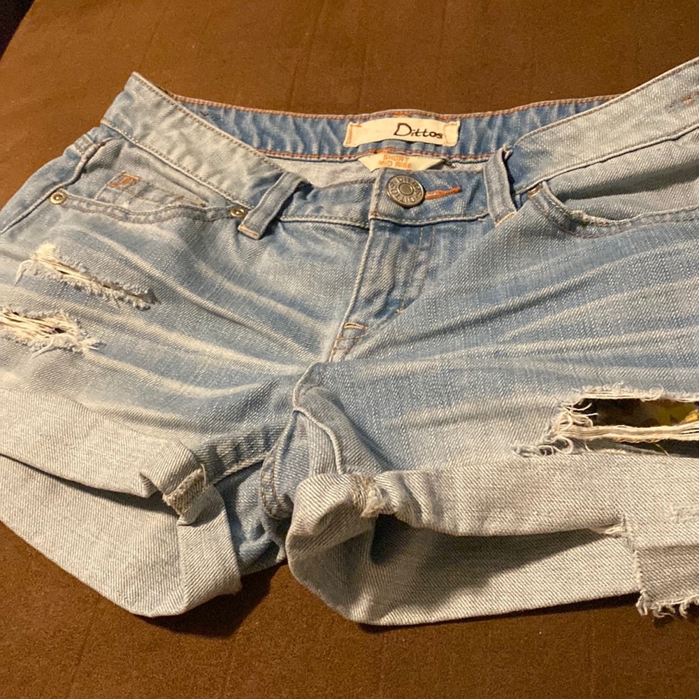 Dittos Short Mid Rise Shorts